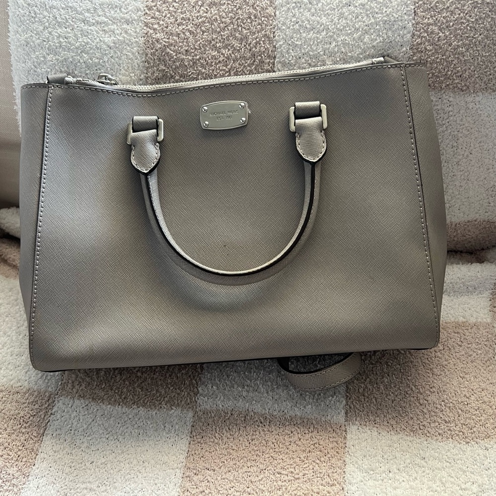 Elegant Gray Handbag